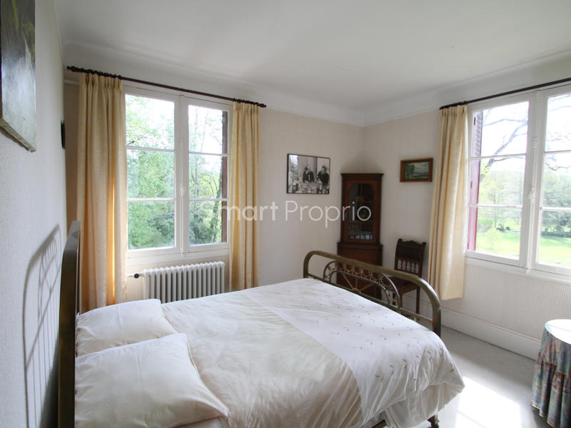 Maison - 288 m² - 9 pièces