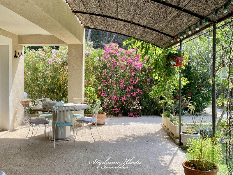 Villa - 202 m² - 8 pièces