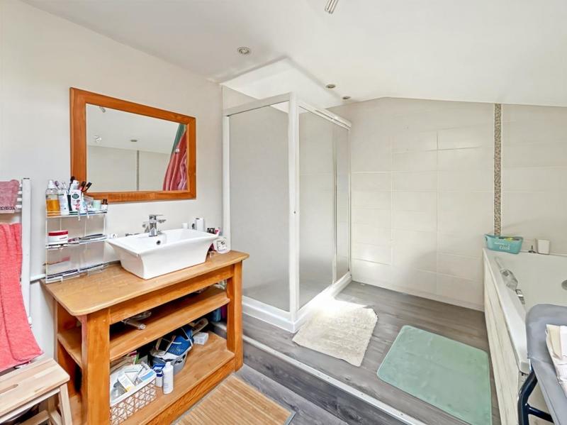 Maison - 108 m² - 4 pièces