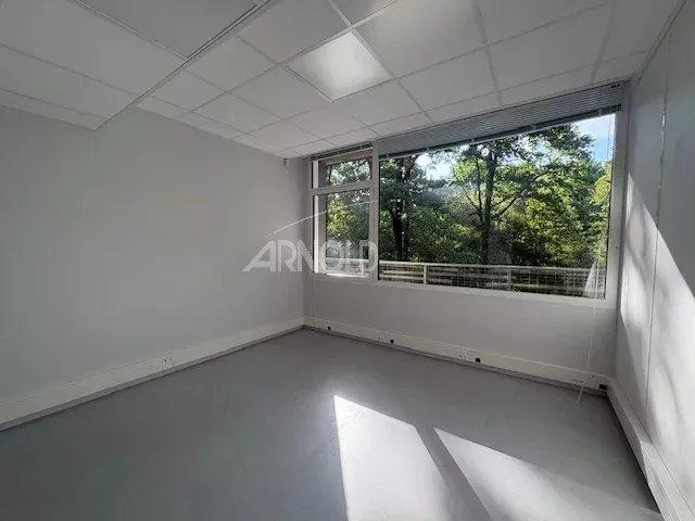 Bureau - 297 m²