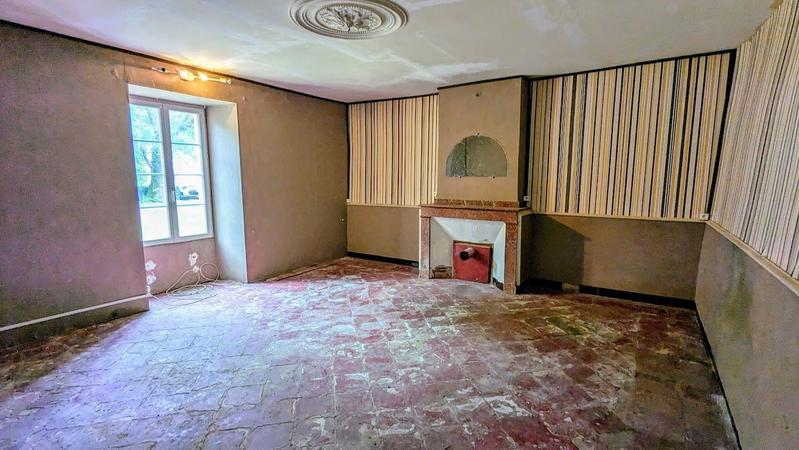 Maison - 244 m² - 8 pièces