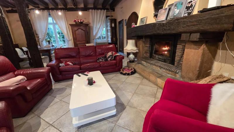 Propriété - 225 m² - 19 pièces