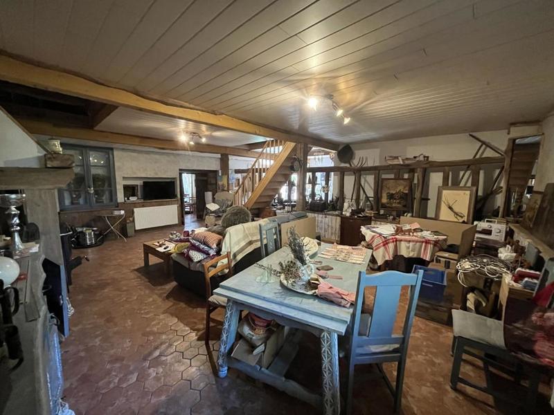 Maison - 220 m² - 5 pièces