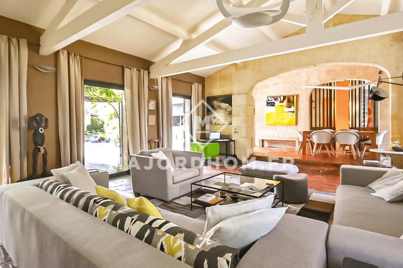 Maison - 215 m² - 7 pièces