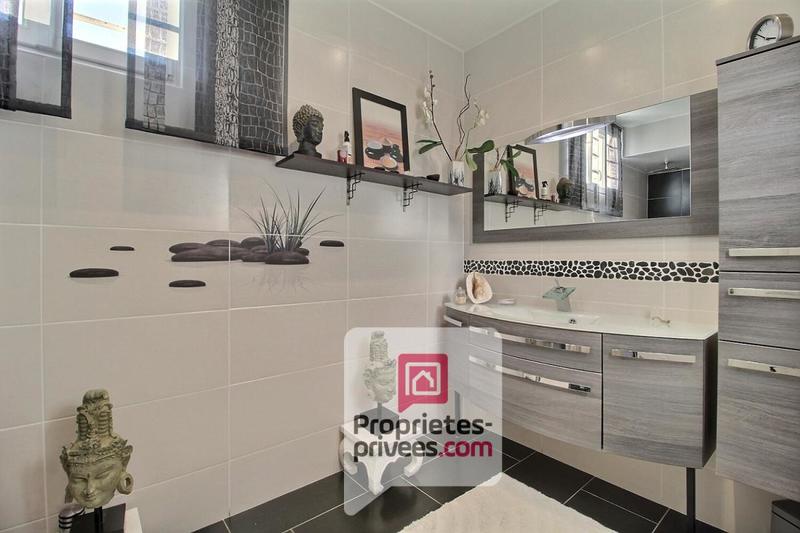 Maison - 166 m² - 7 pièces