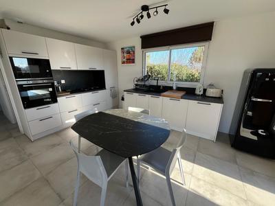 Maison - 161 m² - 7 pièces