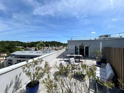 Appartement - 96 m² - 3 pièces