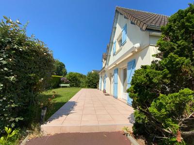 Maison - 149 m² - 8 pièces