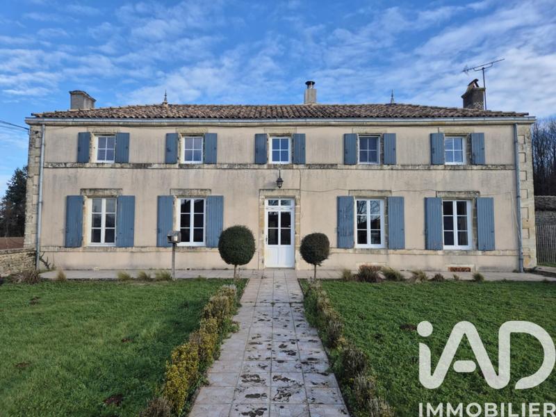 Maison - 219 m² - 8 pièces