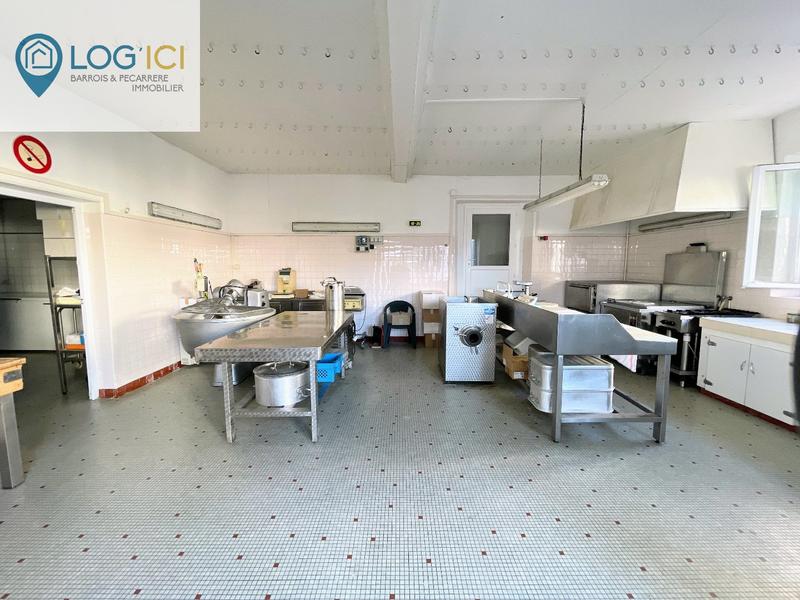 Maison - 338 m² - 13 pièces