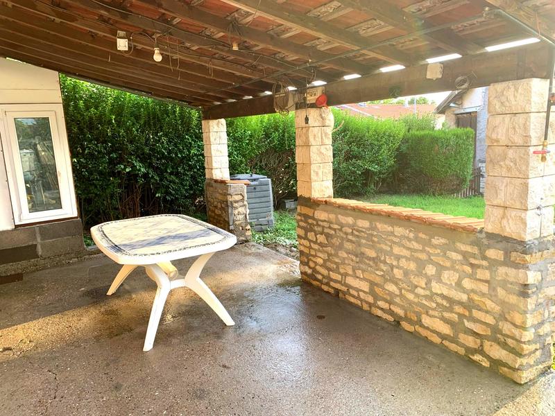 Maison - 235 m² - 11 pièces