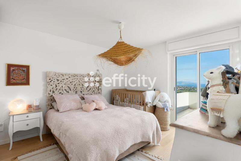 Villa - 402 m² - 11 pièces