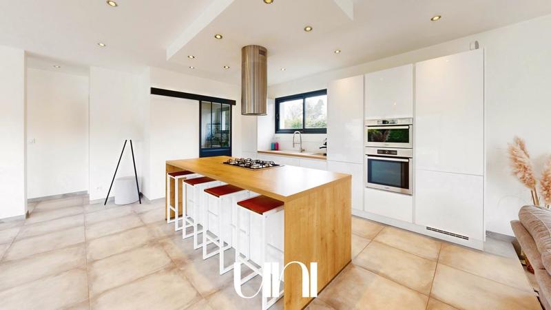 Maison - 141 m² - 5 pièces