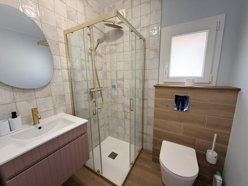 Maison - 250 m² - 12 pièces