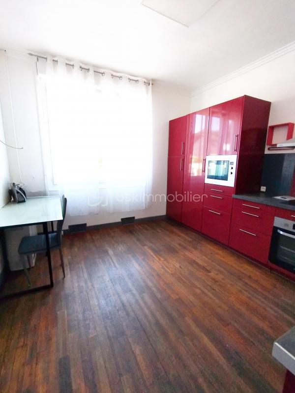 Pavillon - 180 m² - 9 pièces