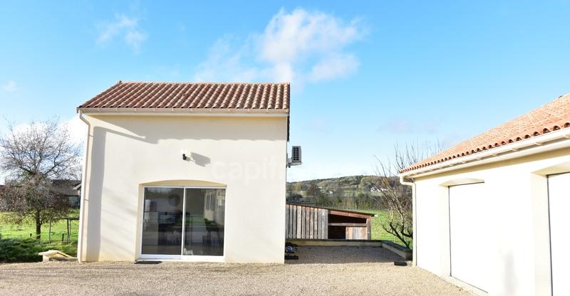 Maison - 151 m² - 9 pièces