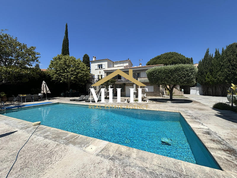 Villa - 350 m² - 8 pièces