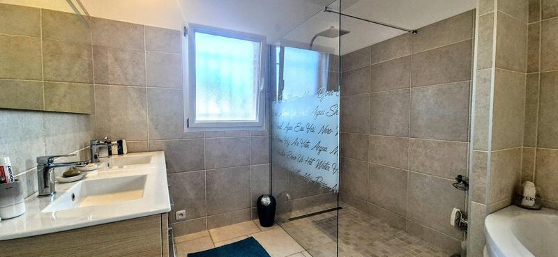 Maison - 188 m² - 7 pièces