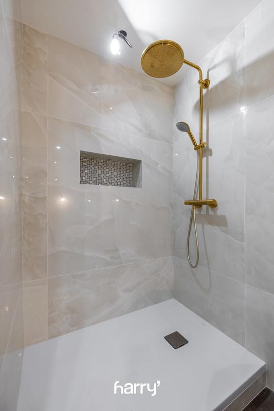 Appartement - 136 m² - 5 pièces