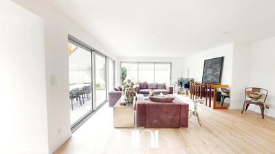 Maison - 152 m² - 8 pièces