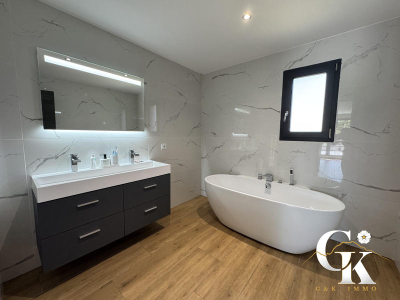 Maison - 160 m² - 6 pièces