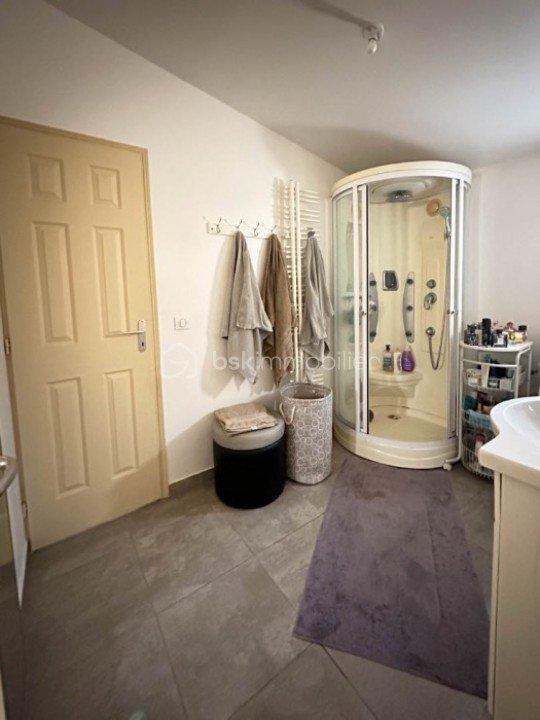 Local d'activité / Entrepôt - 300 m² - 6 pièces