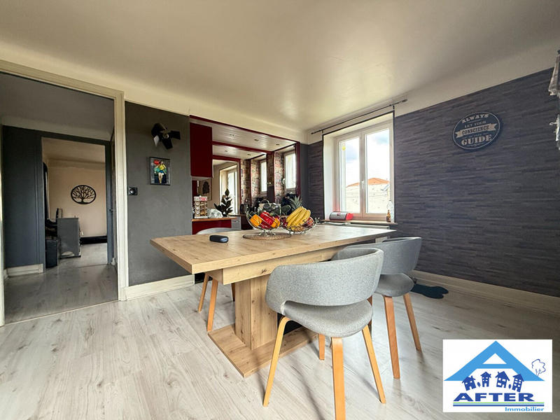 Maison - 237 m² - 8 pièces