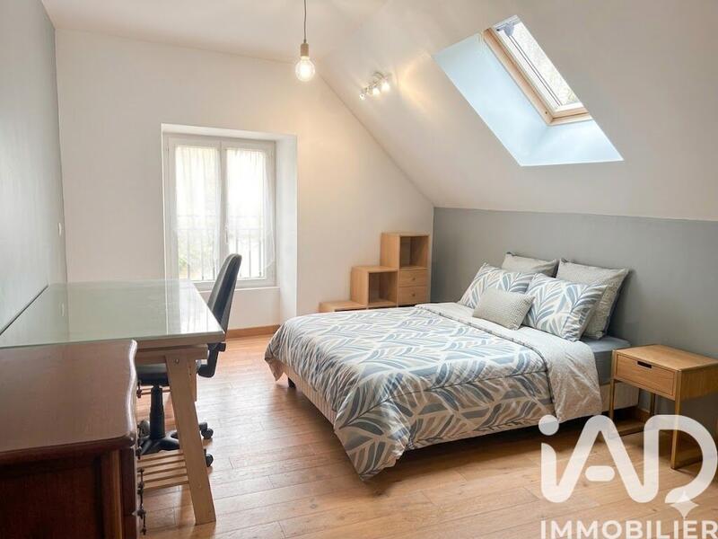 Maison - 290 m² - 9 pièces