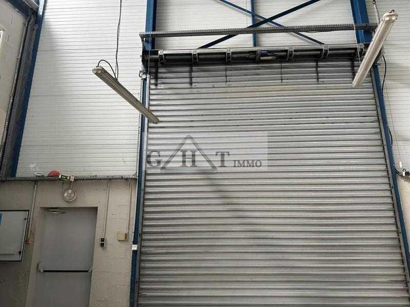 Entrepôt - 270 m²