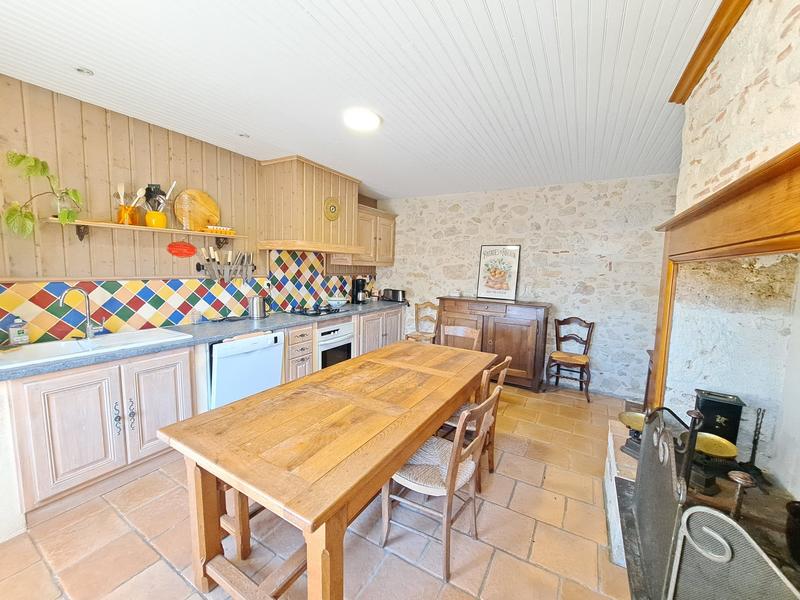 Maison - 276 m² - 11 pièces