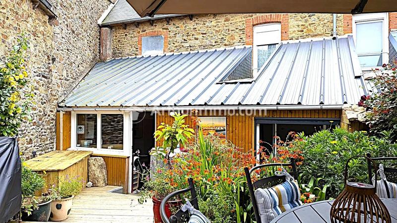 Maison - 99 m² - 4 pièces