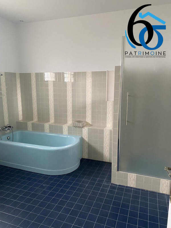 Maison - 218 m² - 7 pièces