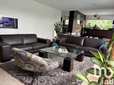 Maison - 250 m² - 8 pièces