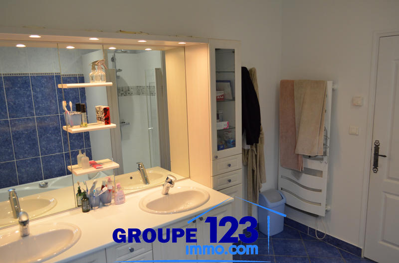 Maison - 184 m² - 7 pièces