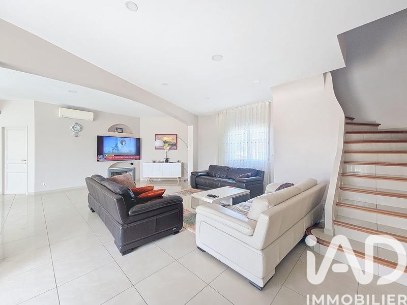 Maison - 200 m² - 5 pièces