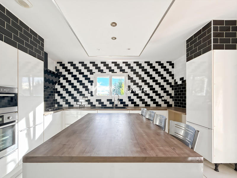 Maison - 150 m² - 5 pièces