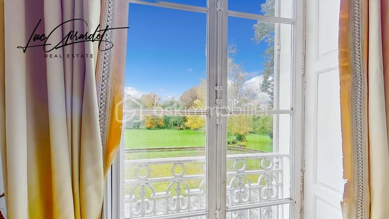 Château - 750 m² - 15 pièces