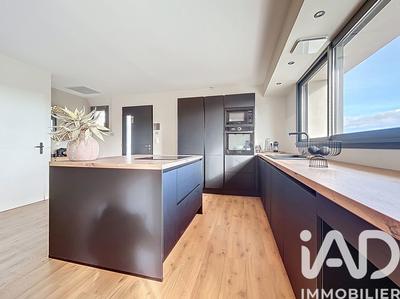 Maison - 103 m² - 4 pièces