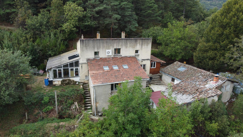Propriété - 240 m² - 9 pièces
