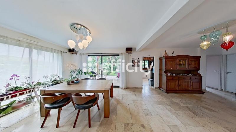 Maison - 161 m² - 7 pièces