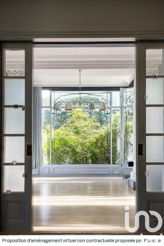 Maison - 370 m² - 17 pièces