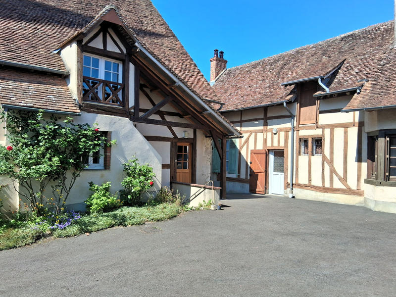 Maison - 215 m² - 8 pièces