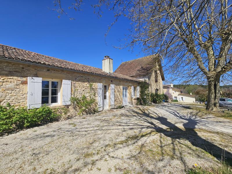 Maison ancienne - 772 m² - 11 pièces