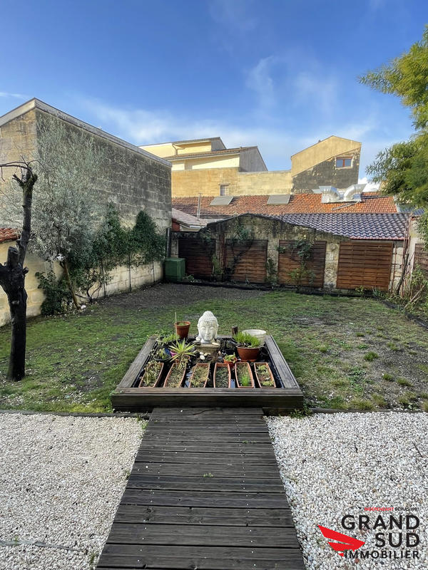 Maison - 225 m² - 7 pièces