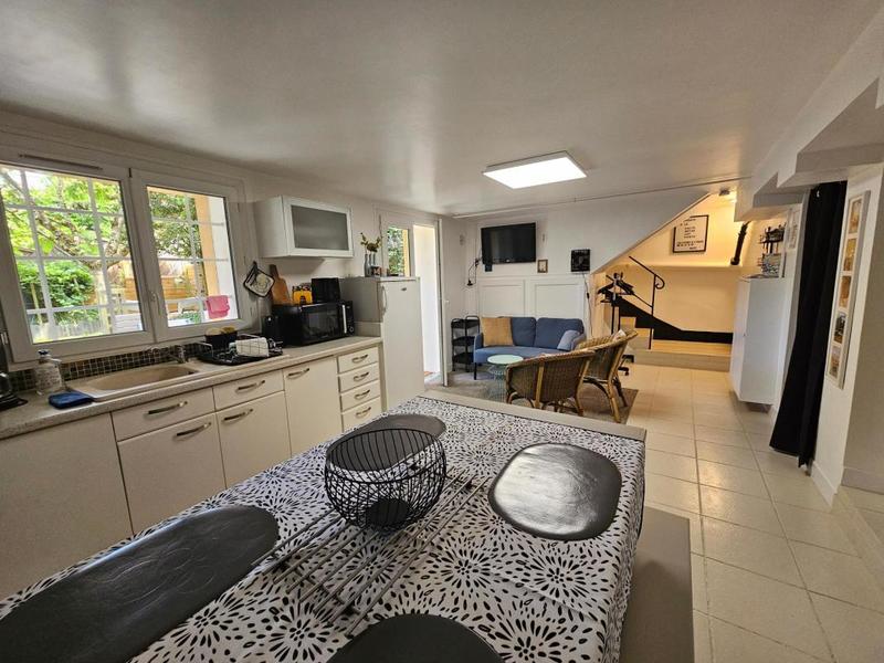 Maison - 202 m² - 8 pièces