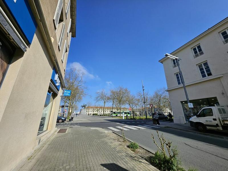 Local commercial - 367 m²