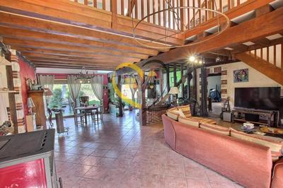 Propriété - 365 m² - 12 pièces