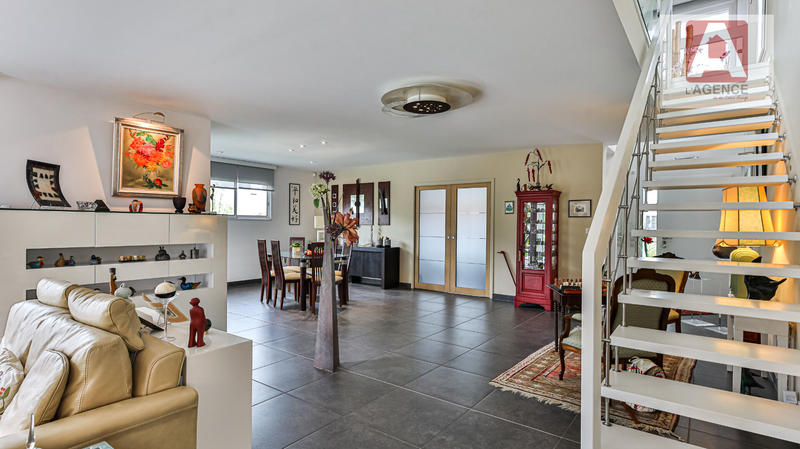 Maison - 187 m² - 6 pièces