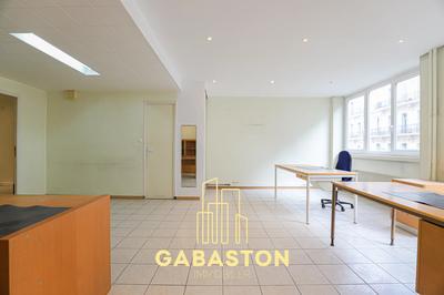 Bureau - 125 m² - 6 pièces