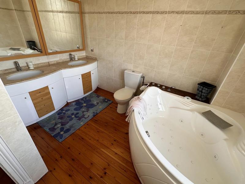 Maison - 135 m² - 6 pièces